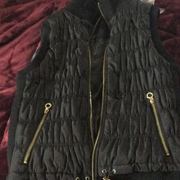 Calvin Klein Puffer Vest - Picture 4 of 11
